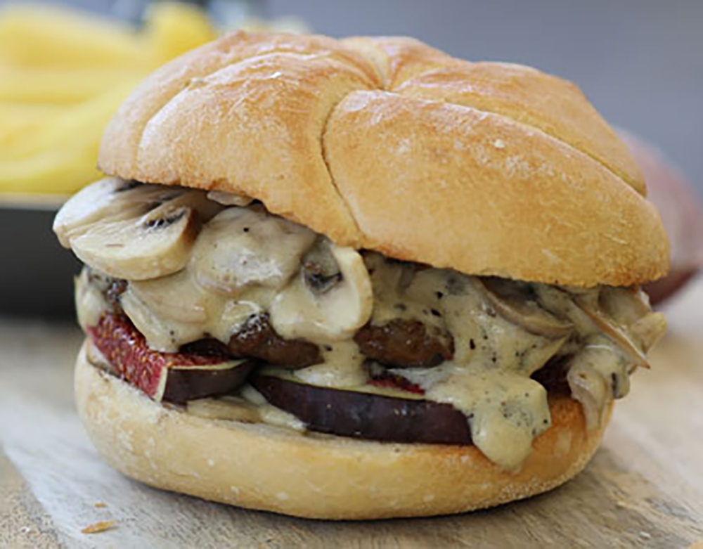 Recept: Hovädzí burger s krémovou hríbovou omáčkou | regioWine
